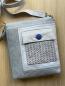 Preview: "Flickenwerk II mit Tasche" - HELLGRAU-BLAU (KNOPF)
