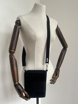 "Flickenwerk I mit Tasche" - SCHWARZ