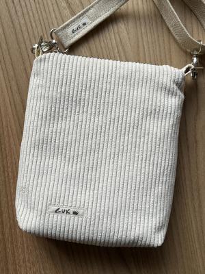 Preview: "Flickenwerk I mit Tasche" - CREME