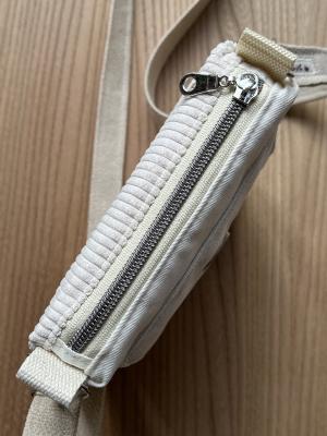 Preview: "Flickenwerk I mit Tasche" - CREME