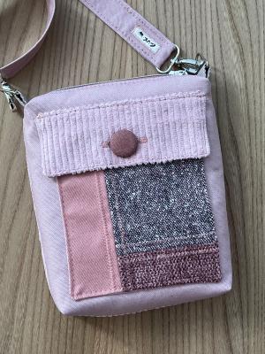 Preview: "Flickenwerk I mit Tasche" - ROSA