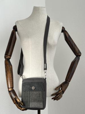 "Flickenwerk I mit Tasche" - GRAU