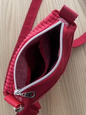 "Flickenwerk I mit Tasche" - ROT