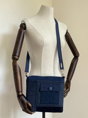 Flickenwerk II mit Tasche quer - BLAUTÖNE