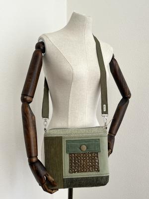 "Flickenwerk II quer mit Tasche" - SALBEI - LIND - OLIVGRÜN