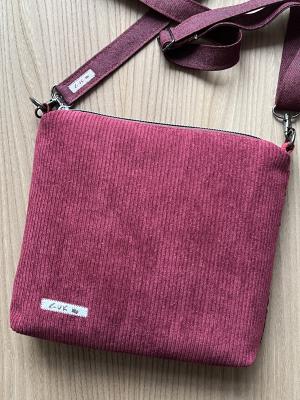 Preview: "Flickenwerk II quer mit Tasche" - BORDEAUX