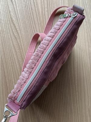 Preview: "Flickenwerk II quer mit Tasche" - ROSA - MAUVE