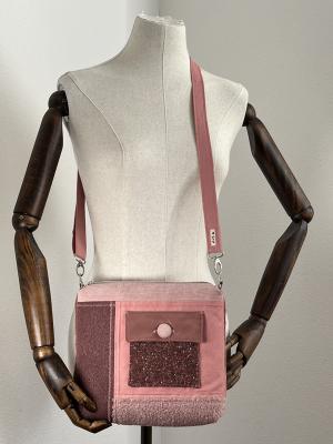 "Flickenwerk II mit Tasche quer" - ALTROSA