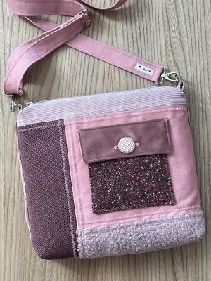 Preview: "Flickenwerk II mit Tasche quer" - ALTROSA