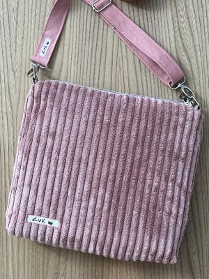 Preview: "Flickenwerk II mit Tasche quer" - ALTROSA