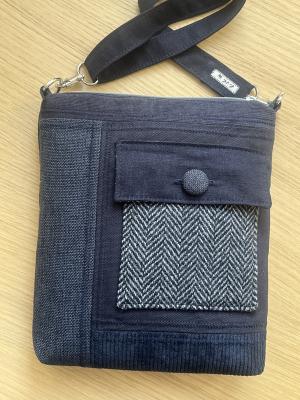 Preview: "Flickenwerk II mit Tasche" - DUNKELBLAU