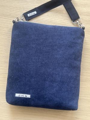 Preview: "Flickenwerk II mit Tasche" - DUNKELBLAU