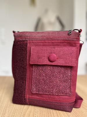 "Flickenwerk II mit Tasche" - BORDEAUX