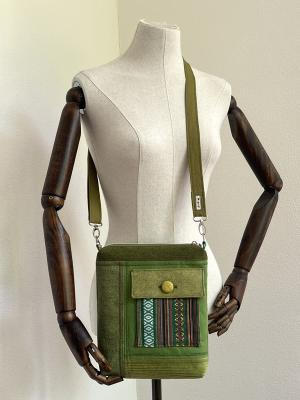 "Flickenwerk II mit Tasche" - GRÜN - PISTAZIE