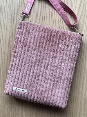 Preview: "Flickenwerk II mit Tasche" - ROSA - MAUVE