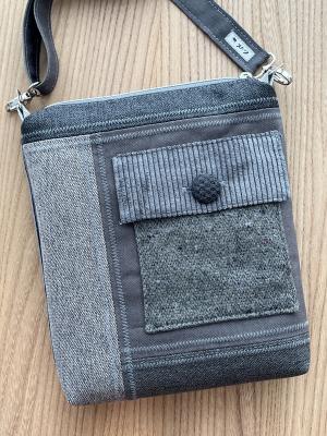 Preview: "Flickenwerk II mit Tasche" - GRAU