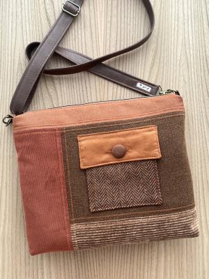 Preview: "Flickenwerk IV mit Tasche" - BRAUN-ROST