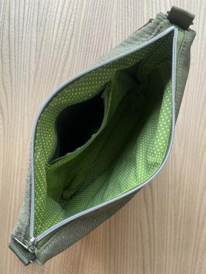 "Flickenwerk IV mit Tasche" - GRÜN