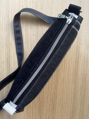 Preview: "Flickenwerk II/5 quer" (schwarz) - HUNDE