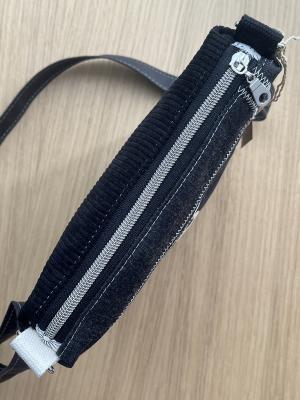 Preview: "Flickenwerk II/5" (schwarz) - HUNDE