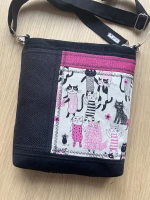 Preview: "Flickenwerk II/5" (schwarz-pink) - KATZEN