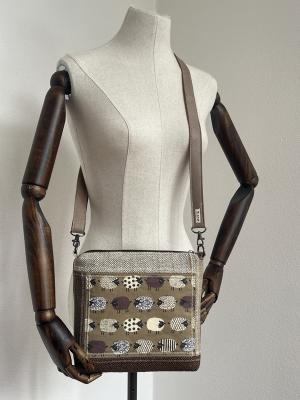 "Flickenwerk II/5 quer" (beige-braun) - SCHAFE - Handgewebte Schafwolle