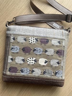 Preview: "Flickenwerk II/5 quer" (beige-braun) - SCHAFE - Handgewebte Schafwolle