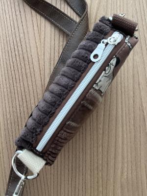 "Flickenwerk I/4" (braun) - HUNDE