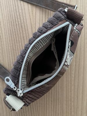 "Flickenwerk I/4" (braun) - HUNDE