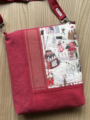 Preview: "Flickenwerk II/4" (rot) - ZAUBERSTADT (acufactum-Design)