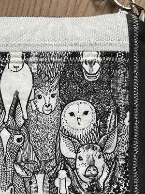 "Flickenwerk II/5" (creme - schwarz) - TIERE