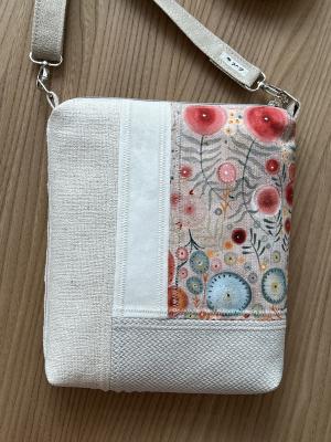 Preview: "Flickenwerk II/4" (beige-creme-rot) - BLUMEN