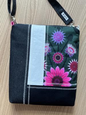 Preview: "Flickenwerk II/4" (schwarz-tanne-creme) - BLUMEN