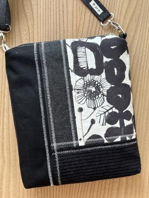 Preview: "Flickenwerk II/4 quer" (schwarz-creme) - BLUMEN