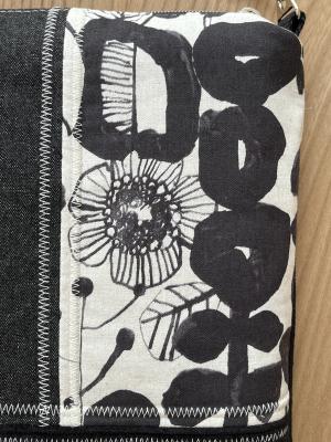Preview: "Flickenwerk II/4 quer" (schwarz-creme) - BLUMEN