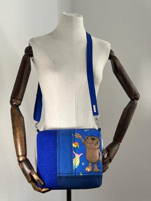 "Flickenwerk II/4 quer" (royalblau) - JANOSCH