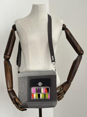 "Flickenwerk II mit Tasche quer" (grau) - HERZEN
