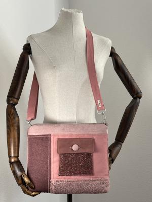 "Flickenwerk III mit Tasche" - ALTROSA