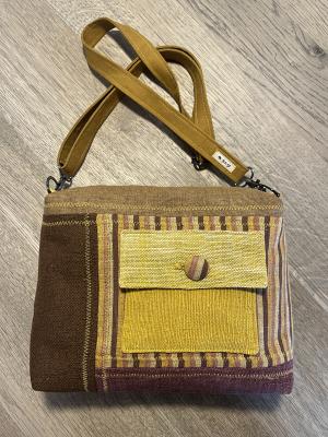Vorderseite mit Aufsatztasche
