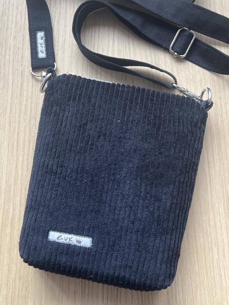 "Flickenwerk I mit Tasche" - SCHWARZ