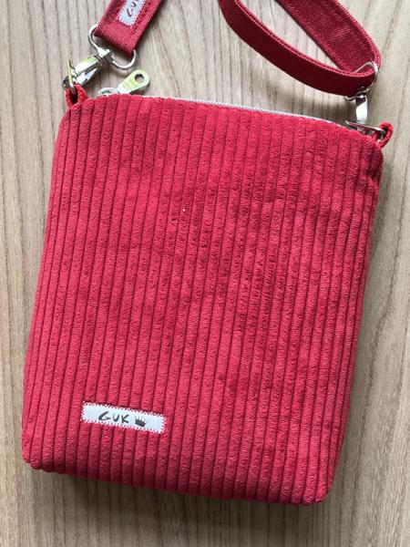 "Flickenwerk I mit Tasche" - ROT