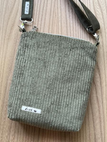 "Flickenwerk I mit Tasche" - GRÜN
