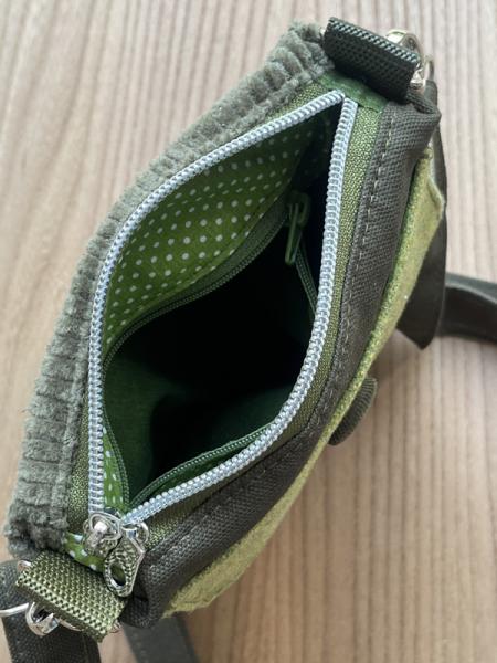"Flickenwerk I mit Tasche" - GRÜN