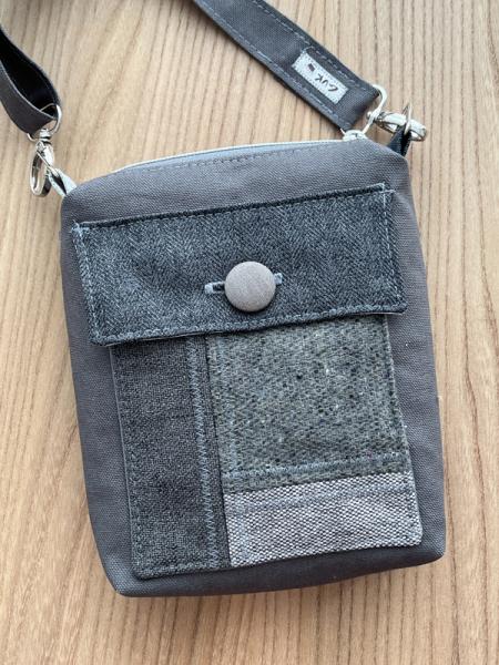 "Flickenwerk I mit Tasche" - GRAU