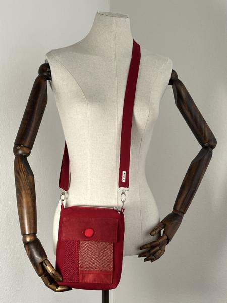 "Flickenwerk I mit Tasche" - ROT