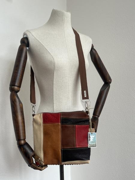 "Flickenwerk II quer" - Leder - CREME - BRAUN - ROT