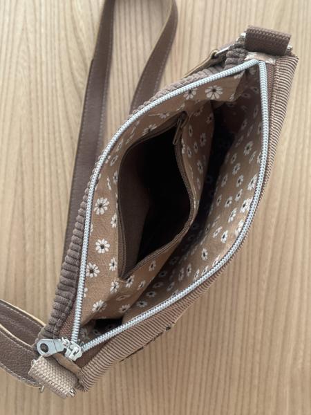 "Flickenwerk II quer mit Tasche" - BEIGE-BRAUN