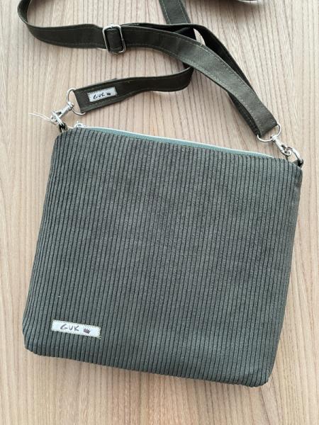 "Flickenwerk II/6 quer" - OLIV - JEANS