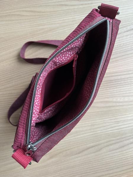 "Flickenwerk II quer mit Tasche" - BORDEAUX