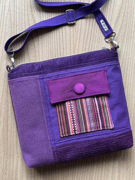 "Flickenwerk II quer mit Tasche" - LILA - FLIEDER